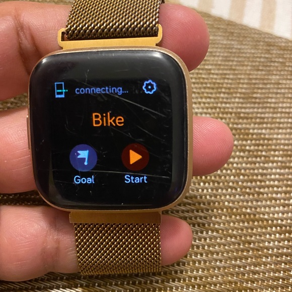 Fitbit watch - Picture 7 of 11